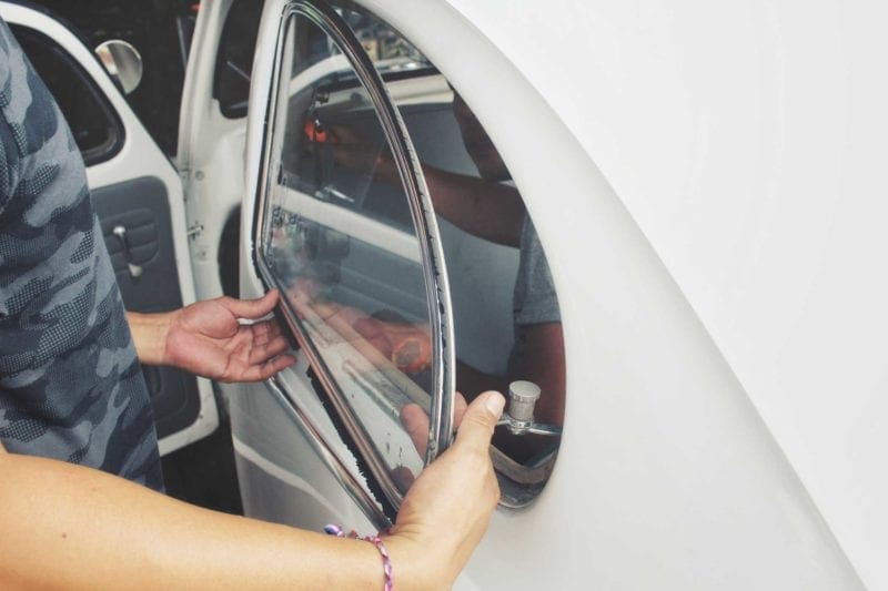 massachusetts car glass window repair company